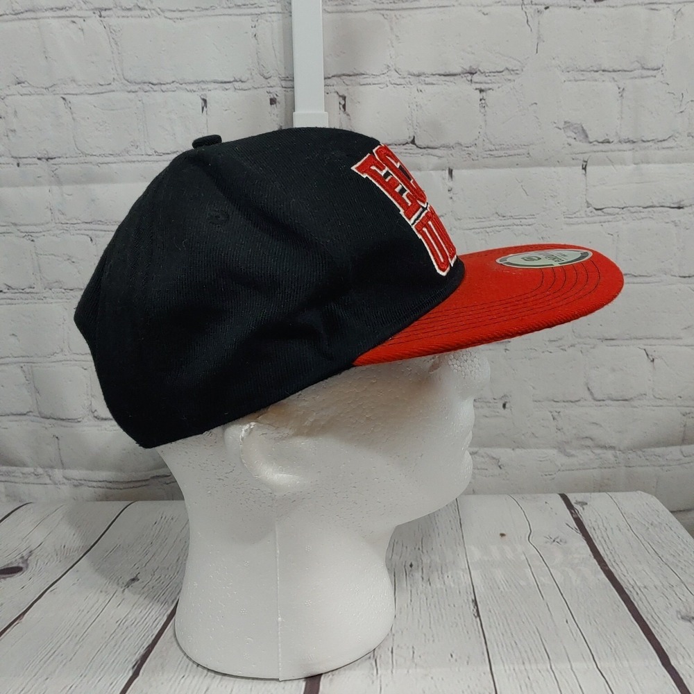 Ecko Unltd Men's Flat Bill Adjustable Snap Back Baseball Hat Black &Red - Picture 5 of 7
